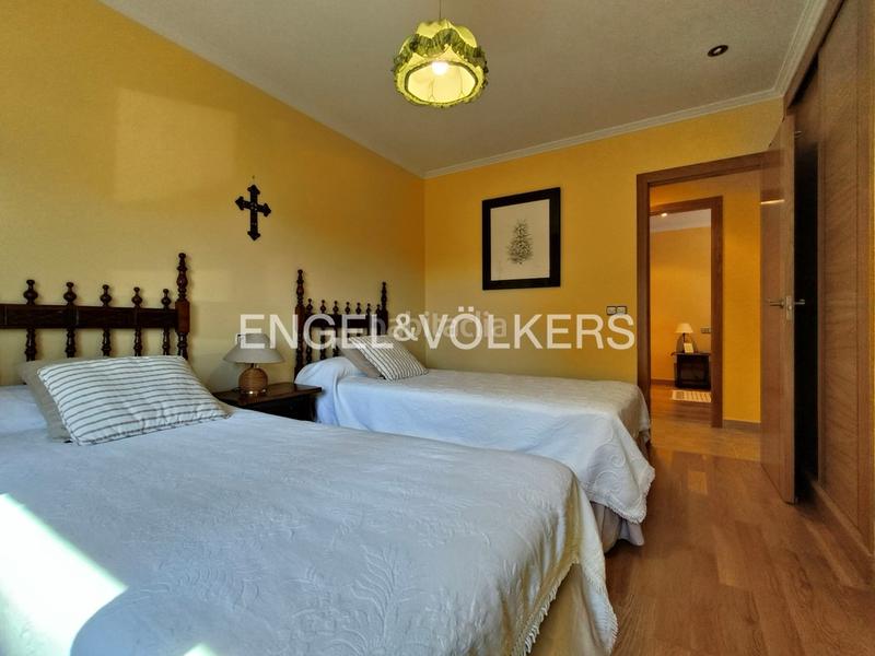 Foto eece4145-3413-4956-9fb0-2242218eaecc. Apartament amb calefacció aparcament a Noalla Sanxenxo