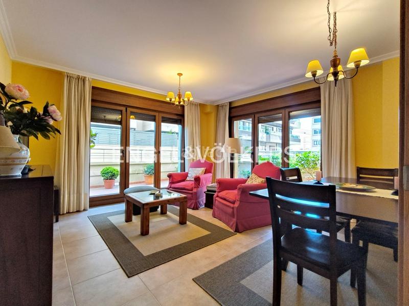 Foto f98c8938-cf1c-4755-8a1d-7243a26fee64. Apartament amb calefacció aparcament a Noalla Sanxenxo