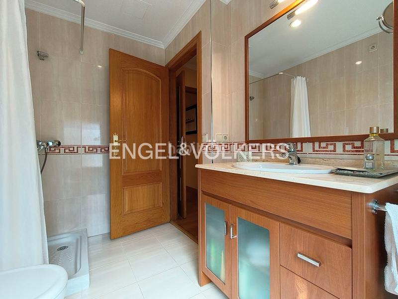 Foto 08d54c8a-9d70-42e9-bd3a-4b98ec8fdd0a. Apartament amb calefacció aparcament a Noalla Sanxenxo