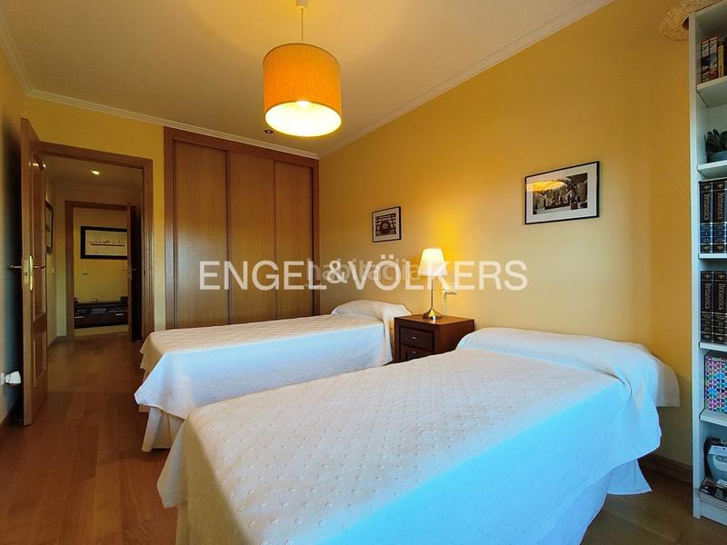Foto 2b6df9d2-d22a-4edf-8733-bd084f6e6c50. Apartament amb calefacció aparcament a Noalla Sanxenxo