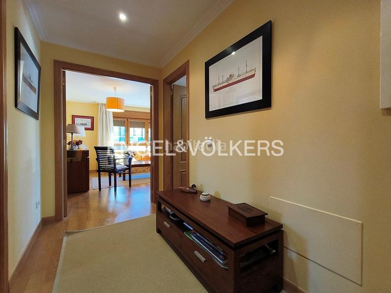 Foto 81d13a90-18eb-4b64-8b0f-dbcbe30d332f. Apartament amb calefacció aparcament a Noalla Sanxenxo