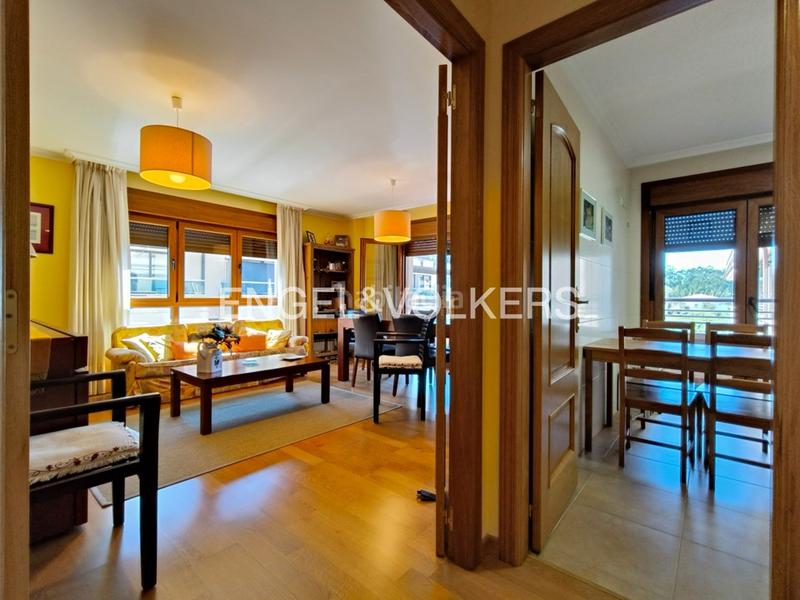 Foto 8779e72f-3bea-4348-b78b-5878f7f690b5. Apartament amb calefacció aparcament a Noalla Sanxenxo
