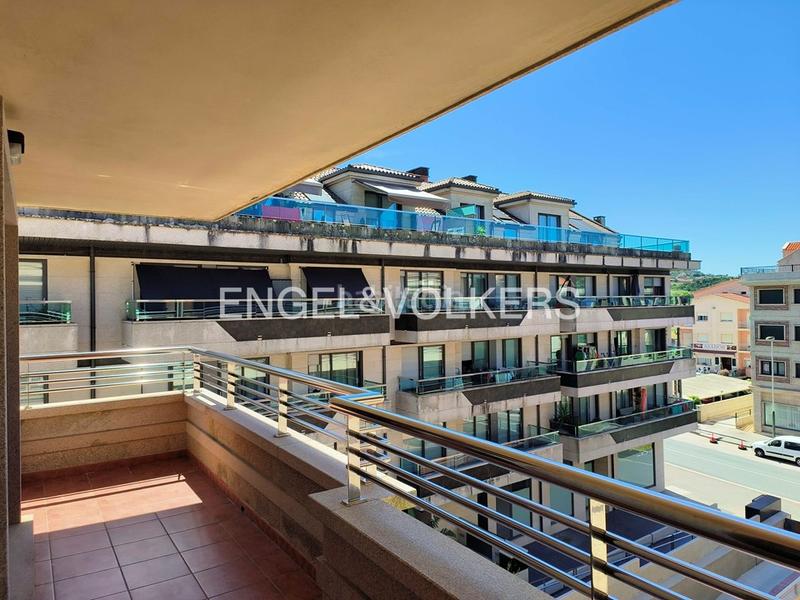 Foto 9bc6bb78-d1e5-42d6-9db7-6c643fa47ba3. Apartament amb calefacció aparcament a Noalla Sanxenxo