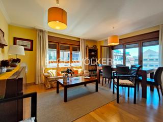 Apartament a Noalla. Piso con terraza y garaje a un paso de a lanzada