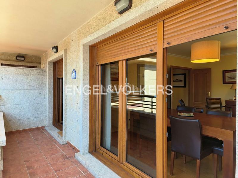 Foto fd198b76-0043-4cf5-a480-eb06b3ffc92c. Apartament amb calefacció aparcament a Noalla Sanxenxo