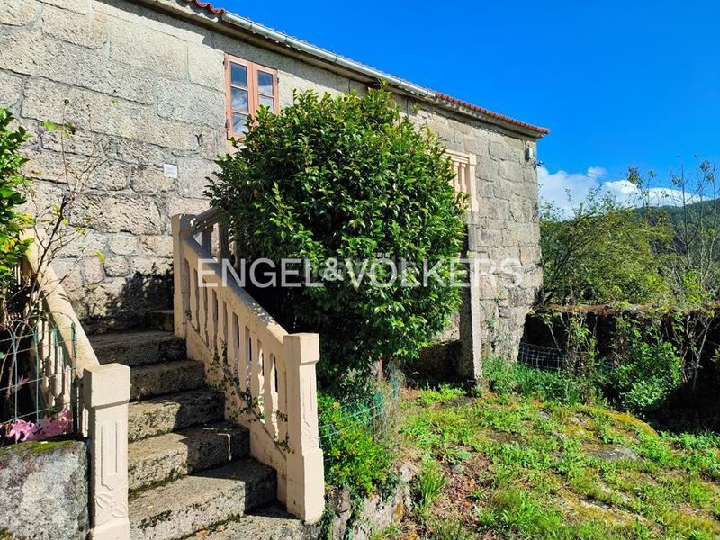 Foto 80ca7729-e525-4f89-8a9e-c516798571e1. Casa  rural con parcela de 4.000m en Cotobade
