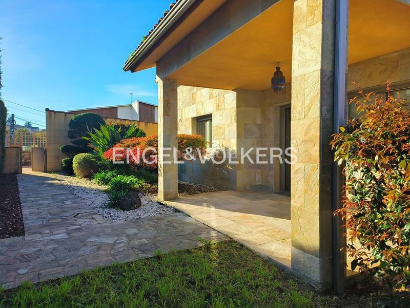 Foto c3e30bd1-63a7-401b-9cdb-83704c735405. Casa amb calefacció aparcament piscina a san xoán de Poio Poio