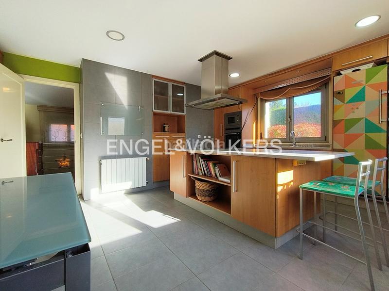 Foto d63f20e3-4474-49e8-a4e2-12ea09a3fdc1. Casa amb calefacció aparcament piscina a san xoán de Poio Poio