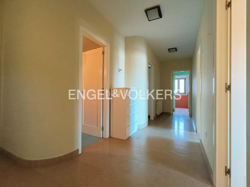 Foto ee9eb1a1-3b12-482a-8ce7-44ac5b3fa79f. Casa amb calefacció aparcament piscina a san xoán de Poio Poio