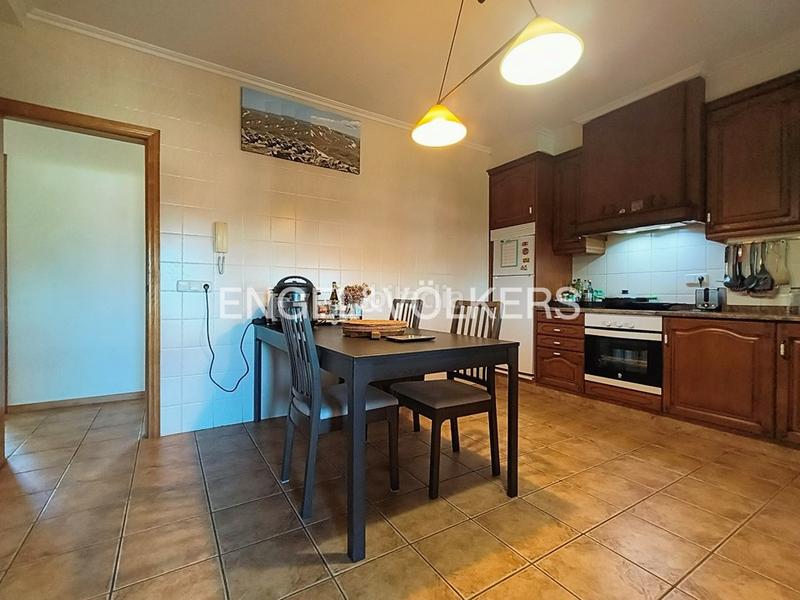 Foto a6044906-92fd-4cb7-9fe9-261eedc98583. Casa chalet con árboles frutales, viñedo y vistas al mar en Sanxenxo