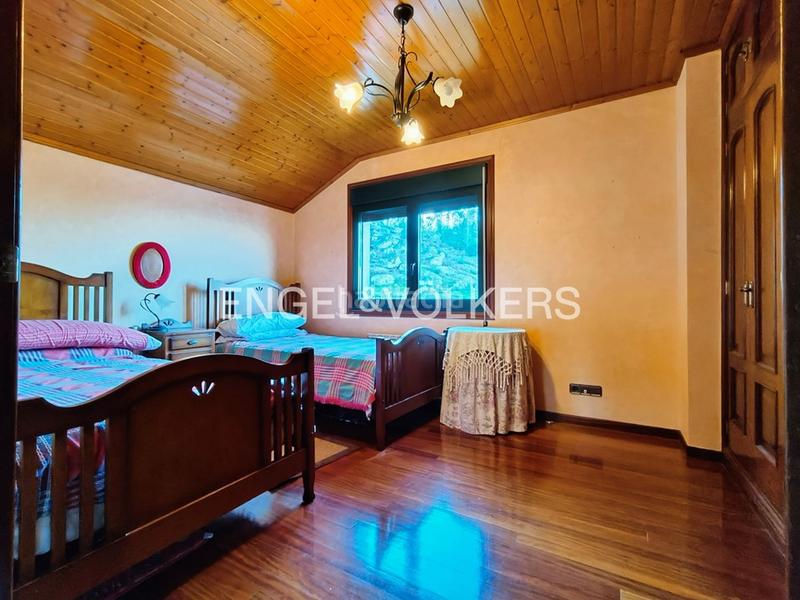 Foto 0186b64a-578b-4474-8879-ae0a7e64724e. Casa amb calefacció a O Hío Cangas