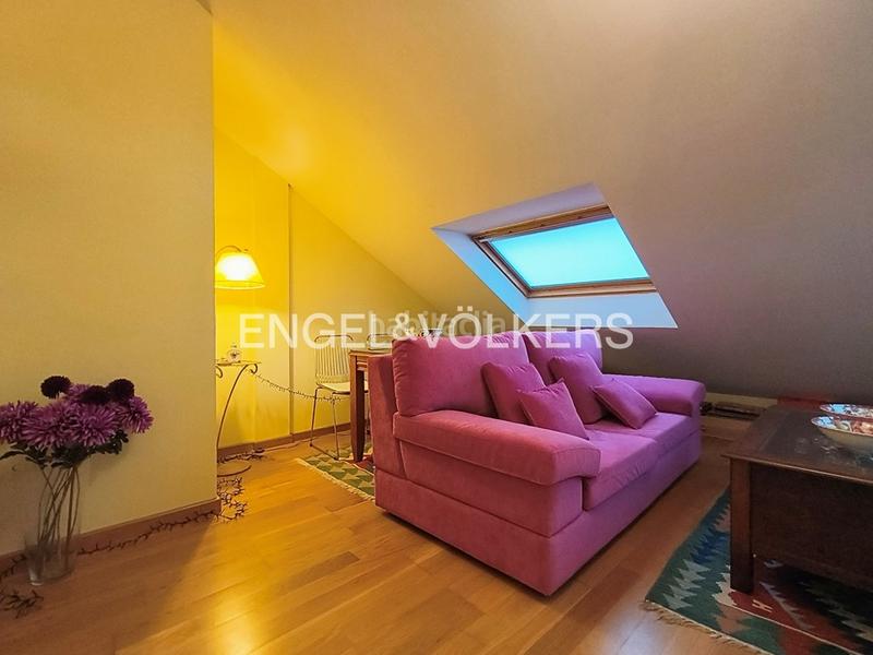 Foto dfa5cc4f-d3b4-4a37-8f21-dfdc93f67ce2. Maison avec chauffage parking piscine dans Sanxenxo pueblo Sanxenxo