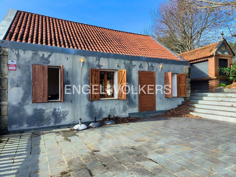 Foto 7c1d73db-fd89-48cb-bf38-ee37bff41739. Casa amb calefacció a Raxó Poio