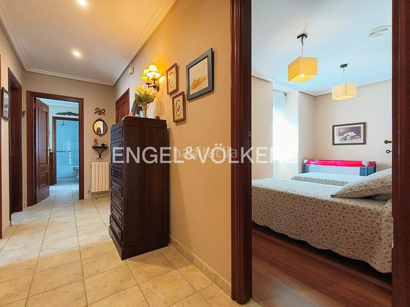 Foto 168d8750-f787-4622-816f-cc1c02d580ad. Casa  de piedra con jardín y piscina en chancelas en Poio