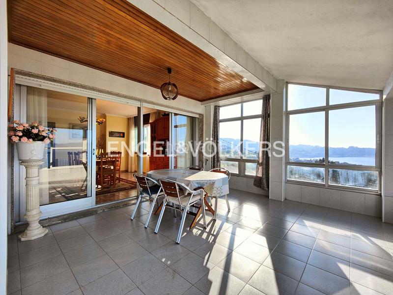 Foto 0febabbc-3a11-462e-a241-42fa4776486c. Casa amb calefacció aparcament a Bueu