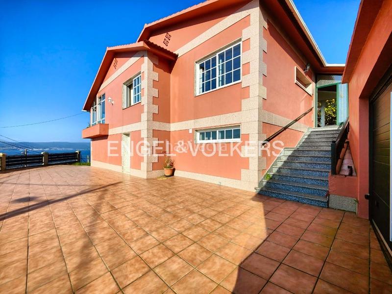 Foto 11aced2e-3bf1-484c-9f06-b91dc708fbca. Casa amb calefacció aparcament a Bueu