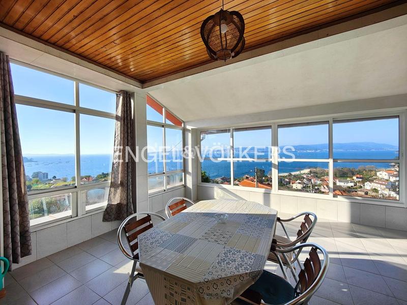 Foto 1ffa4d80-70fa-478c-a708-c0444dba64f4. Casa amb calefacció aparcament a Bueu