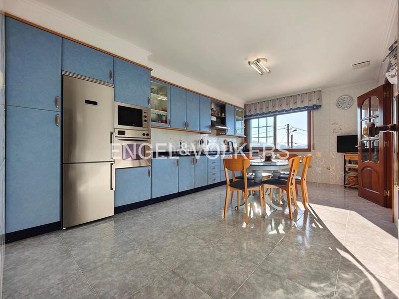 Foto 36cdd73d-5435-41cf-a202-fa03ef6da337. Casa amb calefacció aparcament a Bueu