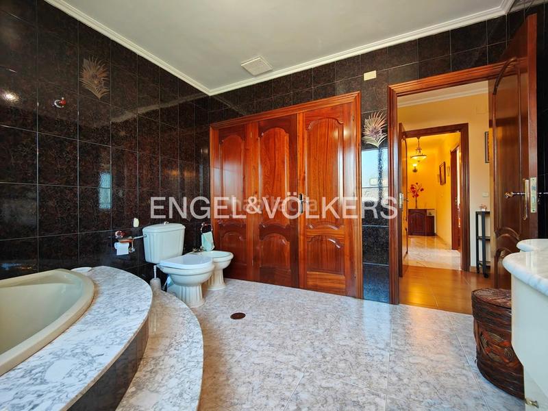 Foto 3d2cde47-badf-4c53-9c8f-defcafb9552b. Casa amb calefacció aparcament a Bueu