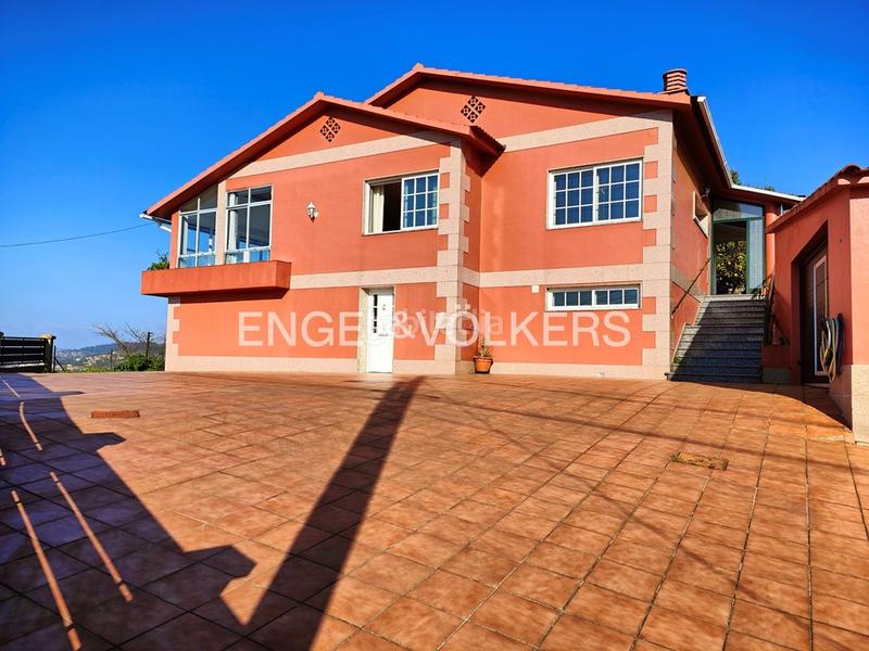 Foto 57c968a2-5089-480d-bc4d-747010df00e2. Casa amb calefacció aparcament a Bueu