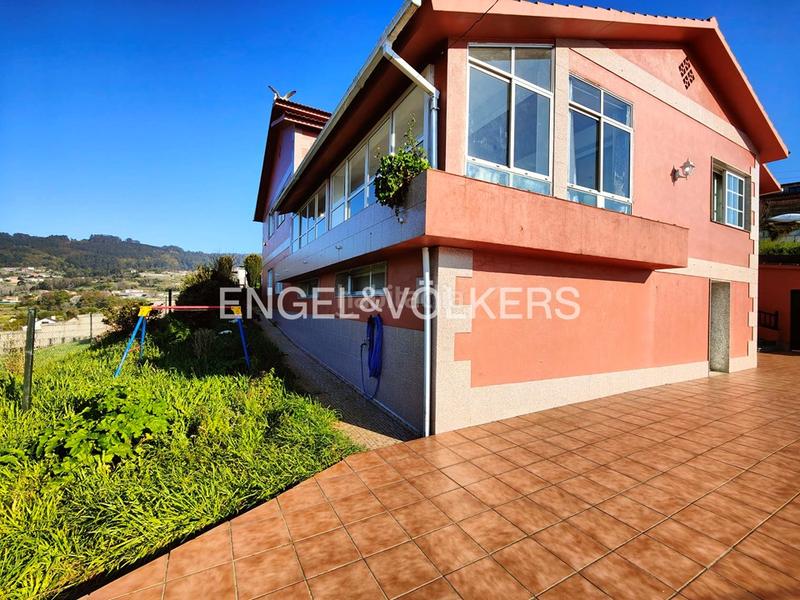 Foto f22f05a7-658d-461c-8249-0b6c87f9bf5d. Casa amb calefacció aparcament a Bueu