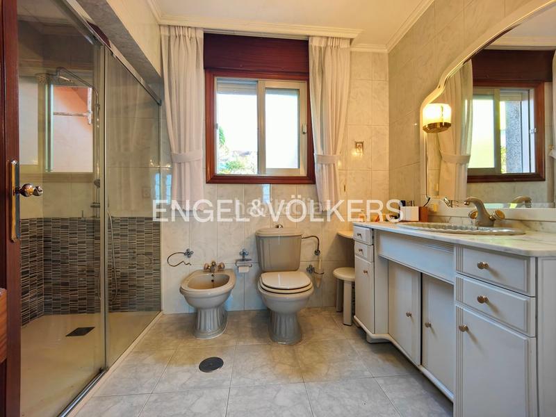 Foto fc8c2ede-a434-4c8d-85a6-8c3c2ac52f4c. Casa amb calefacció aparcament a Bueu