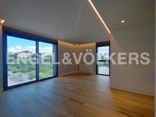Lloguer Apartament a Zona de Plaza de Barcelos. Piso sin amueblar de 2 dormitorios con garaje