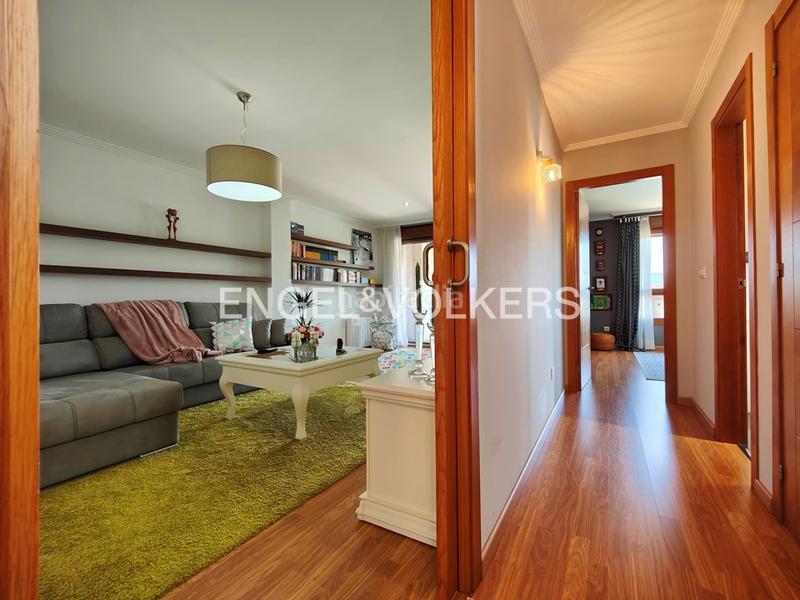 Foto 08f05833-83d4-4ff1-a6d6-45433ec50911. Casa adosada casa pareada de 4 dormitorios con jardín en Cambados