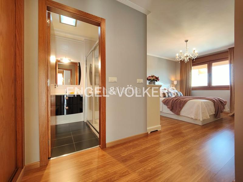 Foto 23dd84fa-c830-446c-82a1-6d51cca659b1. Casa adosada casa pareada de 4 dormitorios con jardín en Cambados