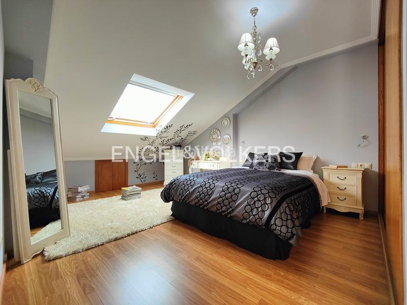 Foto 33add179-3aff-408f-ac49-30aead284b18. Casa adosada casa pareada de 4 dormitorios con jardín en Cambados