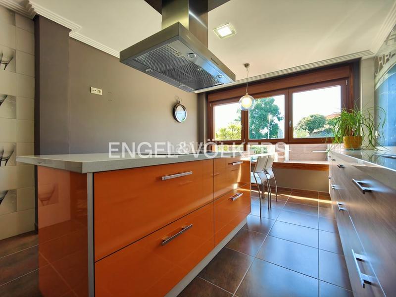 Foto 895474cc-b530-4028-b3e6-f2211f225162. Casa adosada casa pareada de 4 dormitorios con jardín en Cambados