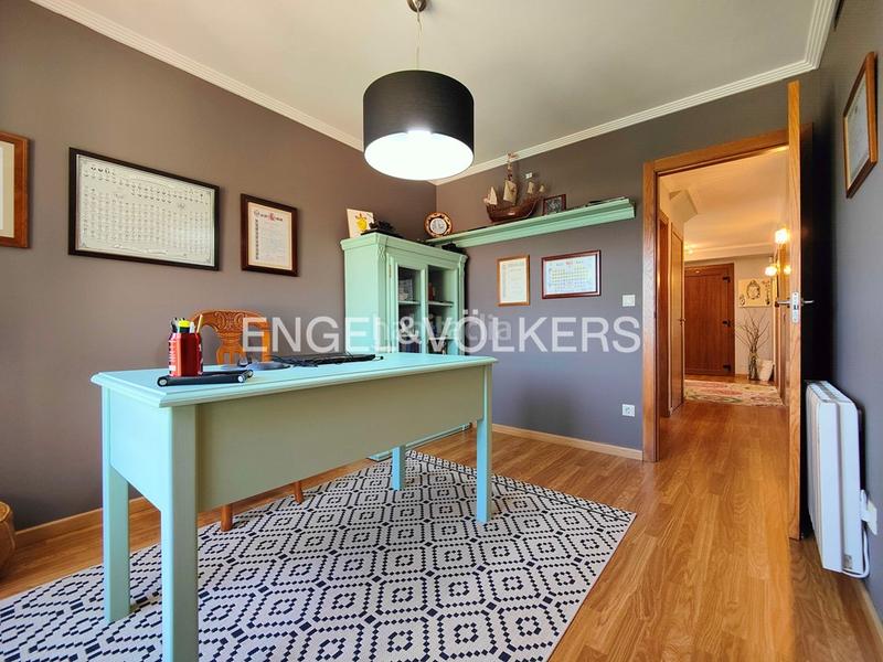 Foto 90688407-0a24-4d90-b026-ec3e40923c2c. Casa adosada casa pareada de 4 dormitorios con jardín en Cambados