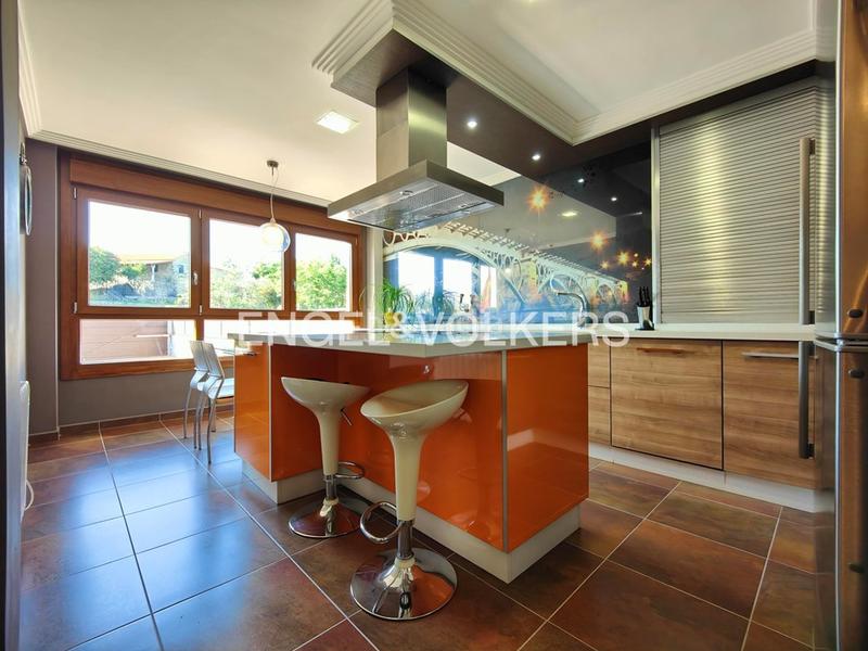 Foto a0dbf7d7-a1cb-4653-9947-db23fa3e1e62. Casa adosada casa pareada de 4 dormitorios con jardín en Cambados