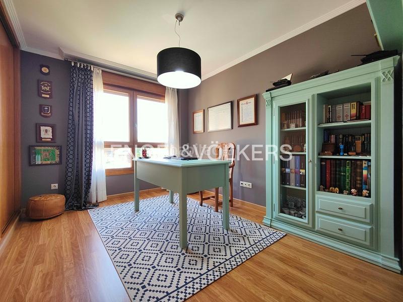 Foto b8b25f29-56e7-4130-83eb-b34f731b6f52. Casa adosada casa pareada de 4 dormitorios con jardín en Cambados