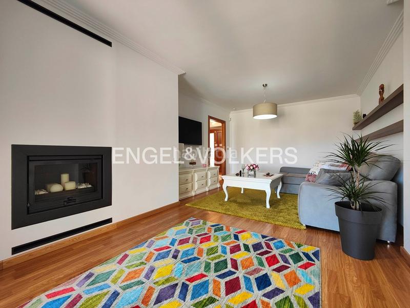 Foto ca97e845-44e7-4095-882c-b9261b73a90e. Casa adosada casa pareada de 4 dormitorios con jardín en Cambados