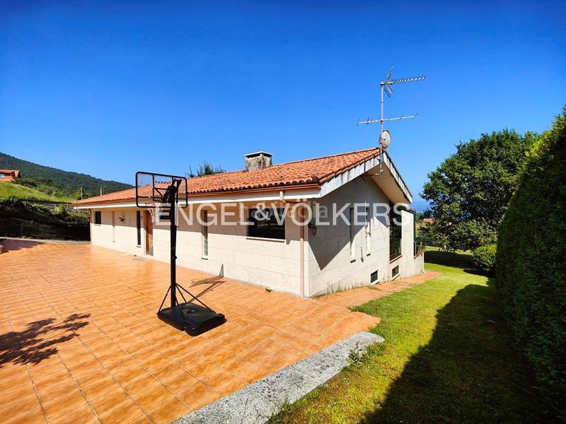 Foto 0bf9c996-561f-4cc8-a6fe-3a3b910b5b5c. House with heating parking pool in Poio