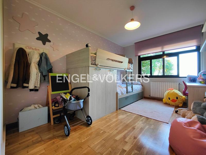 Foto 80d55968-ca7a-4217-9d40-ea333c162a42. House with heating parking pool in Poio