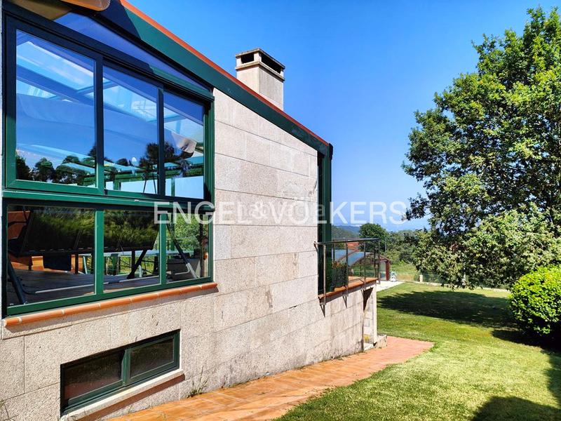 Foto 897f1e92-4abd-4406-a933-3d342126c6ac. House with heating parking pool in Poio