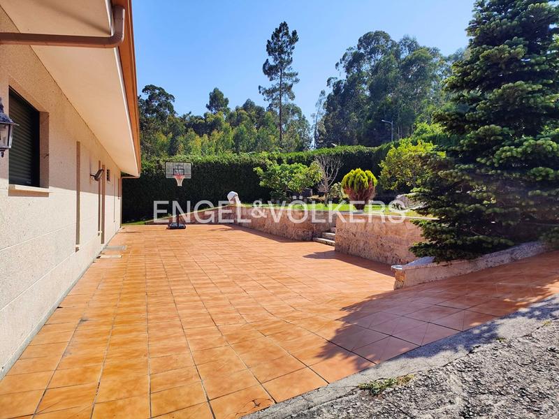 Foto b1464260-5db8-4482-9c32-310c77180358. House with heating parking pool in Poio