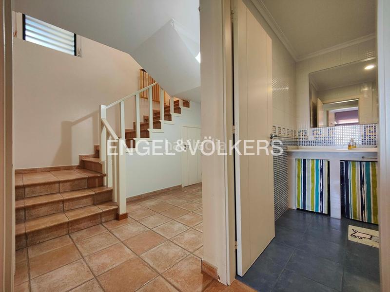 Foto ca118d61-9e97-4e76-965d-fd30347a67a0. House with heating parking pool in Poio