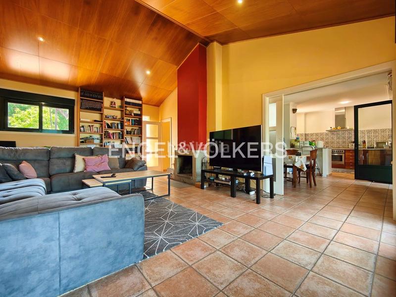 Foto ed9e50ef-805a-4521-b95d-8ba9261331b4. House with heating parking pool in Poio