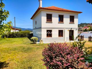 Casa a O  Burgo - Campus Universitario. Casa reformada de 5 dormitorios con jardín próxima a pontevedra