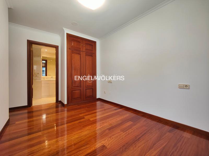 Foto 8649c07f-b3d8-4854-ac66-420bff3588d4. Alquiler apartamento piso de 2 dormitorios con garaje en campolongo en Pontevedra