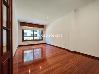Lloguer Apartament a Zona Fernández Labreda. Piso de 2 dormitorios con garaje en campolongo