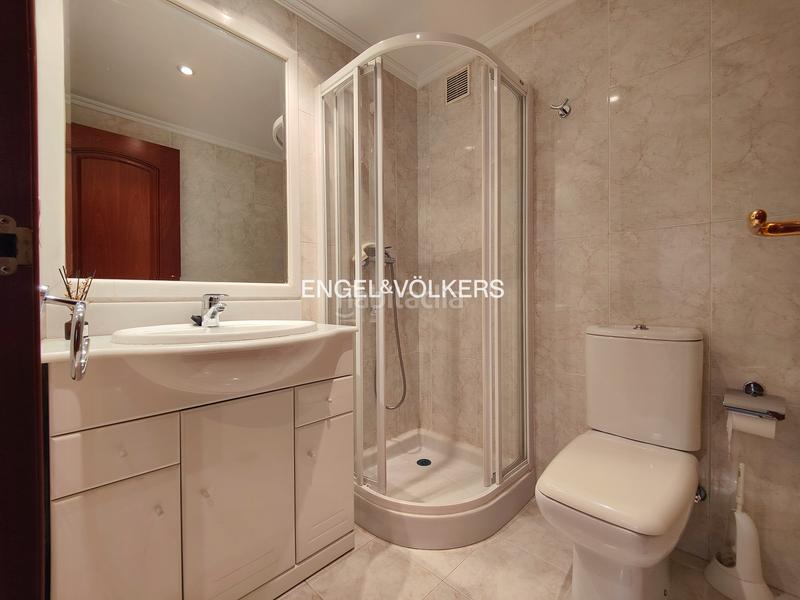 Foto d19a6162-cdbf-43ef-9fcd-30c978bc430e. Alquiler apartamento piso de 2 dormitorios con garaje en campolongo en Pontevedra