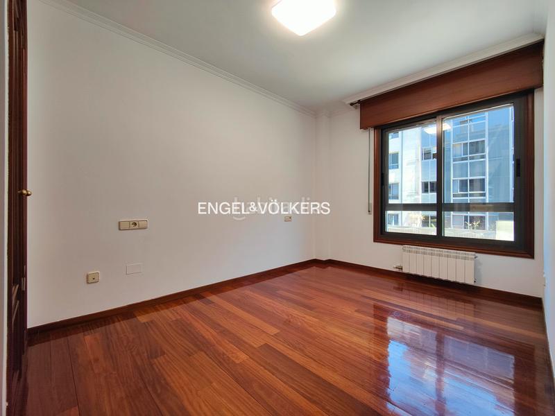 Foto b5b2dd42-7983-40b8-b613-830b18237917. Location appartement avec chauffage parking dans Zona Fernández Labreda Pontevedra