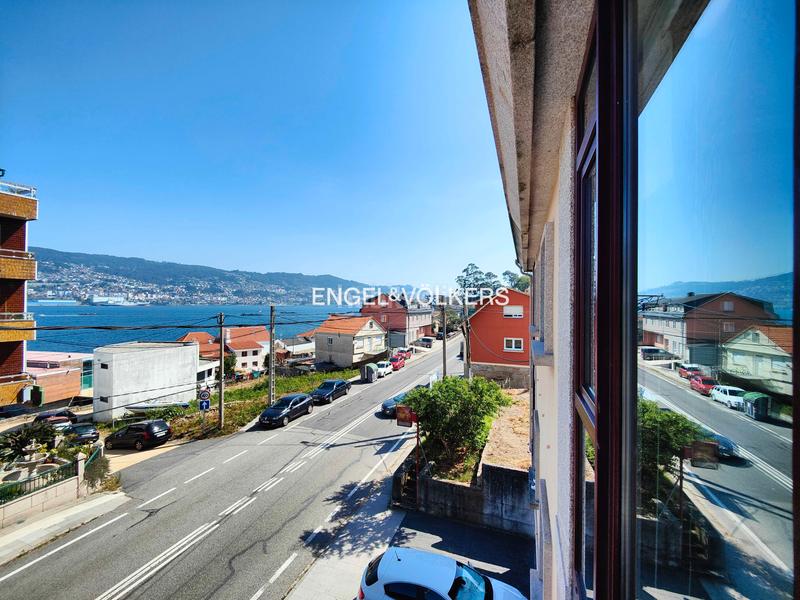 Foto 3ec10b7f-45db-4eb1-9b11-e77741760644. Apartamento piso de 3 dormitorios con garaje y vistas a la ría en domaio en Moaña