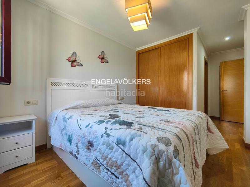 Foto 46ab23a5-fae8-45fc-a89a-884c4003cf61. Apartamento piso de 3 dormitorios con garaje y vistas a la ría en domaio en Moaña