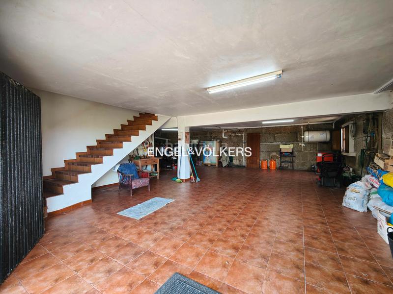 Foto 4eefbd2b-7db9-4fa2-83b2-1cd665d8d04b. Casa adosada casa pareada de 5 dormitorios con jardín y vistas en o grove en Grove (O)