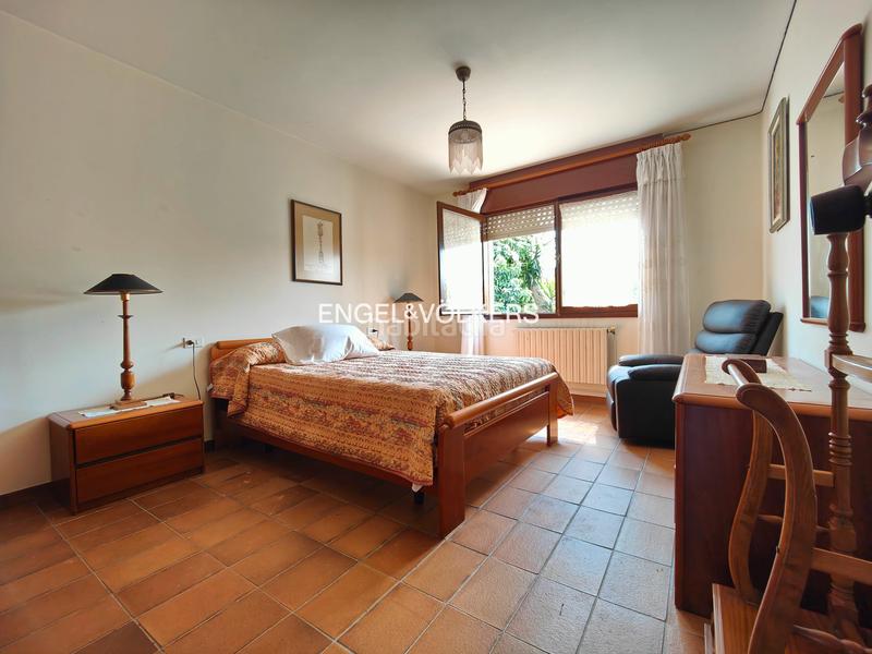 Foto bd9f6a9e-28c2-4c28-8350-aa59537af797. Casa adosada casa pareada de 5 dormitorios con jardín y vistas en o grove en Grove (O)